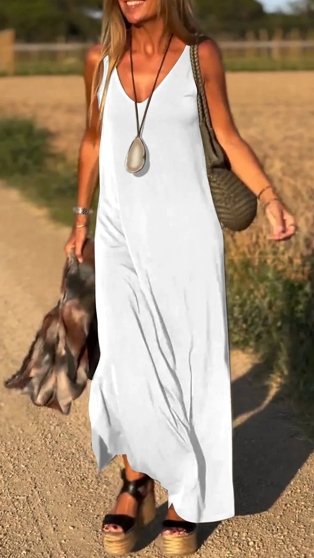 Robe pour femme à bretelles et col en V