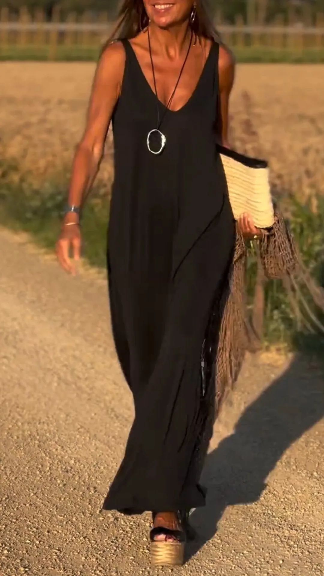 Robe pour femme à bretelles et col en V